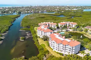 5420 Eagles Point Cir, Sarasota, FL 34231 - Photo 4