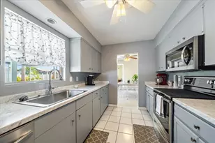 2534 Waneta Dr, Sarasota, FL 34231 - Photo 12
