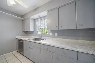 2534 Waneta Dr, Sarasota, FL 34231 - Photo 8