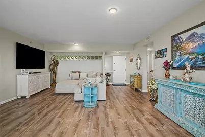 5408 Eagles Point Circle #302, Sarasota, FL 34231 - Photo 6