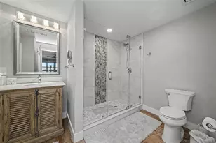 5408 Eagles Point Cir, Sarasota, FL 34231 - Photo 22