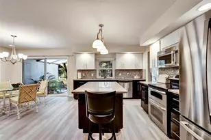 6120 Wilshire Cir, Sarasota, FL 34238 - Photo 10