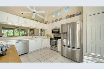 7628 Whitebridge Glen, University Park, FL 34201 - Photo 8