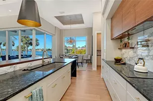 1739 Little Pointe Cir, Sarasota, FL 34231 - Photo 22