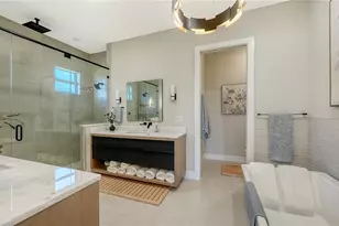 1739 Little Pointe Cir, Sarasota, FL 34231 - Photo 38