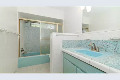 3431 Mineola Drive, Sarasota, FL 34239 - Photo 20