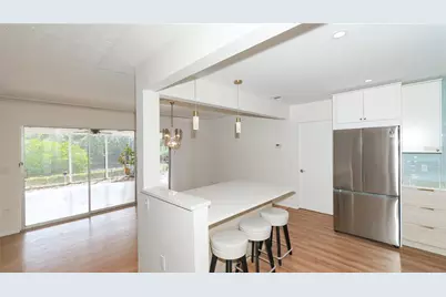 3431 Mineola Drive, Sarasota, FL 34239 - Photo 10