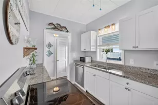 520 Spring Ave, Anna Maria, FL 34216 - Photo 10