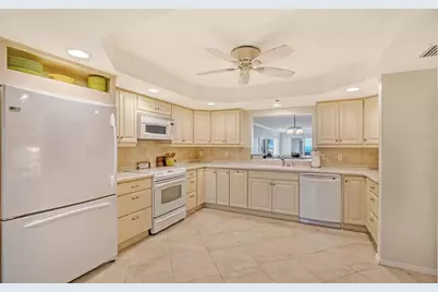 550 Flamingo Drive #202, Venice, FL 34285 - Photo 6