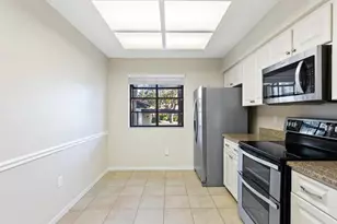 4372 Trails Dr, Sarasota, FL 34232 - Photo 14