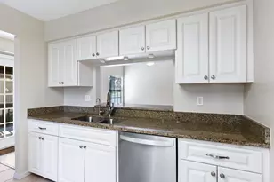 4372 Trails Dr, Sarasota, FL 34232 - Photo 12