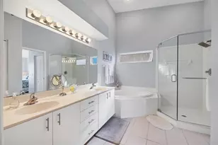 9641 Castle Point Dr, Sarasota, FL 34238 - Photo 22