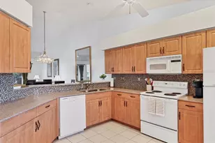 9641 Castle Point Dr, Sarasota, FL 34238 - Photo 18