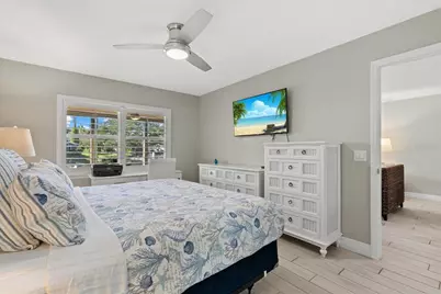 1313 Siesta Bayside Drive #1313D, Sarasota, FL 34242 - Photo 16