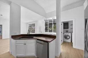 8618 Valley Ridge Ct, Orlando, FL 32818 - Photo 12