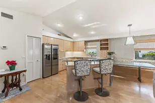 4502 Friar Tuck Ln, Sarasota, FL 34232 - Photo 8