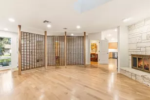 4502 Friar Tuck Ln, Sarasota, FL 34232 - Photo 4