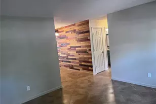 6024 48th Ave Dr E, Bradenton, FL 34203 - Photo 4