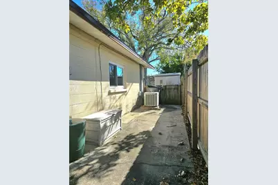 4004 36th Street W, Bradenton, FL 34205 - Photo 4