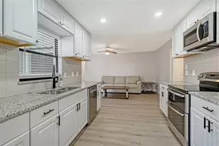 2660 Colorado St, Sarasota, FL 34237 - Photo 4