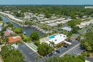 2016 Riverbluff Pkwy, Sarasota, FL 34231 - Photo 58