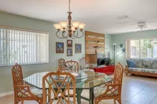 2016 Riverbluff Pkwy, Sarasota, FL 34231 - Photo 10