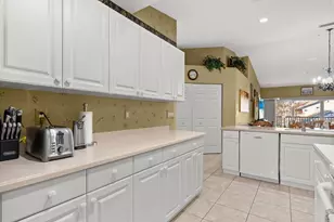 7040 Strand Cir, Bradenton, FL 34203 - Photo 12