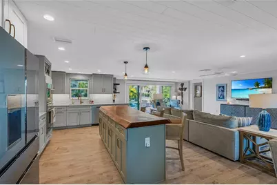 504 68th Street, Holmes Beach, FL 34217 - Photo 14