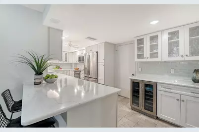 1750 Benjamin Franklin Drive #9C, Sarasota, FL 34236 - Photo 16