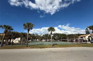 2632 Hidden Lake Dr N, Sarasota, FL 34237 - Photo 18