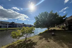 2636 Hidden Lake Dr N, Sarasota, FL 34237 - Photo 6