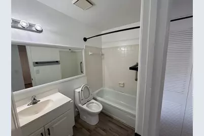 2632 Hidden Lake Drive N #H, Sarasota, FL 34237 - Photo 8