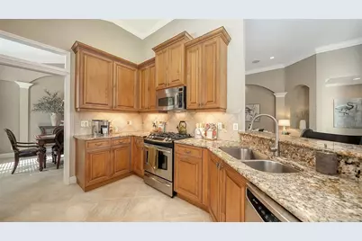 7325 Lake Forest Glen, Lakewood Ranch, FL 34202 - Photo 20