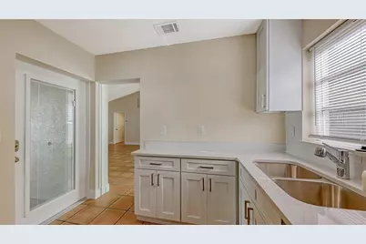 5860 Midnight Pass Road #40, Sarasota, FL 34242 - Photo 6