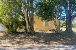 1900 26th Ave N, Saint Petersburg, FL 33713 - Photo 2