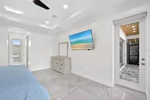 635 Jungle Queen Way, Longboat Key, FL 34228 - Photo 24