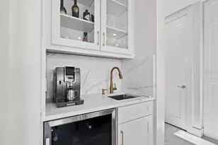 635 Jungle Queen Way, Longboat Key, FL 34228 - Photo 14