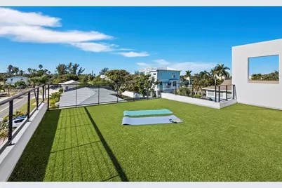 635 Jungle Queen Way, Longboat Key, FL 34228 - Photo 32