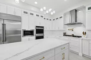 635 Jungle Queen Way, Longboat Key, FL 34228 - Photo 16