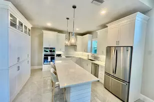 32 Bay Head Ln, Osprey, FL 34229 - Photo 6