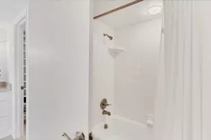 1100 Benjamin Franklin Dr, Sarasota, FL 34236 - Photo 24