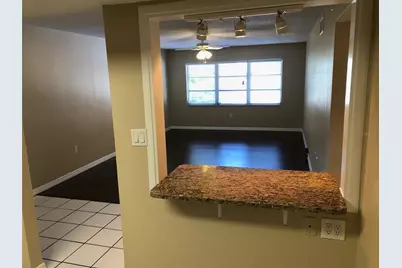 2023 Hyde Park Street, Sarasota, FL 34239 - Photo 4