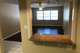 2023 Hyde Park St, Sarasota, FL 34239 - Photo 4