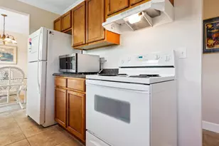2153 Pueblo Cir, Sarasota, FL 34231 - Photo 10