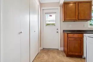 2153 Pueblo Cir, Sarasota, FL 34231 - Photo 12