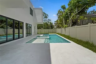 2604 Sydelle St, Sarasota, FL 34237 - Photo 14