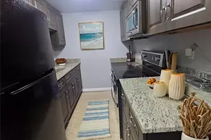 3007 15th St W, Bradenton, FL 34205 - Photo 6