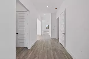 19111 Fox Lndg Pl, Lakewood Ranch, FL 34211 - Photo 4