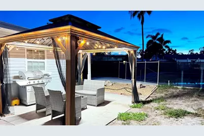 2702 38th Street W, Bradenton, FL 34205 - Photo 10