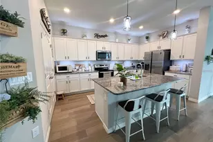 3567 74th Ave Circle E, Sarasota, FL 34243 - Photo 8